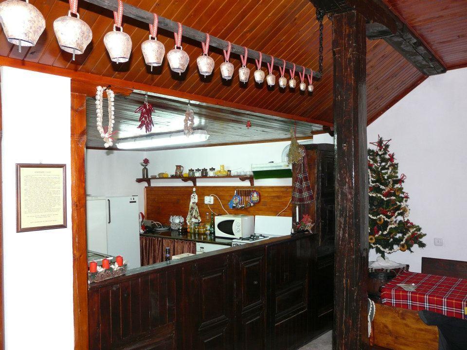 Staroto Shkolo House - Rooms For Guests Subotkovtsi Eksteriør billede